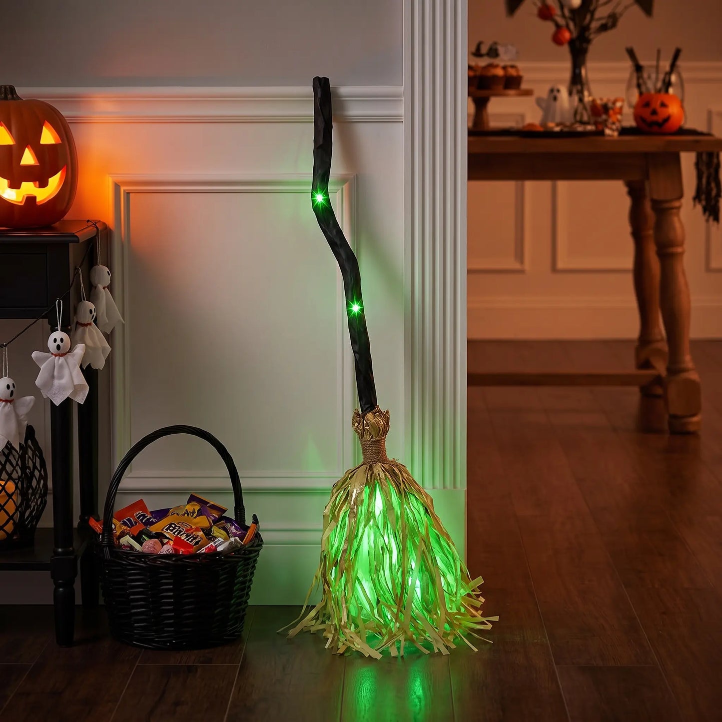 【Summerween】Led Glowing Motion-Activated Musical Raffia Witch Broom Decor, Indoor-Outdoor Halloween Party Ornament, Festive Holiday Home Supplies Gift